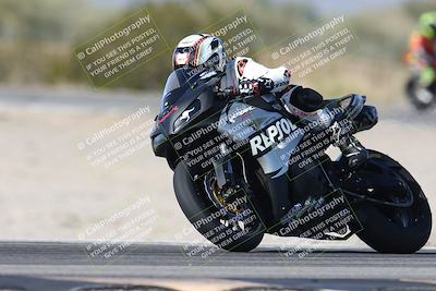 media/Dec-01-2025-Moto Forza (Mon) [[2daa91e15f]]/2-Intermediate Group/Session 3 (Turn 3)/